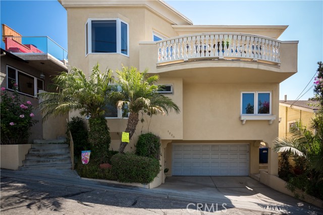 1220 Ocean Drive, Hermosa Beach, California 90254, 4 Bedrooms Bedrooms, ,3 BathroomsBathrooms,Residential,Sold,Ocean,SB17068697