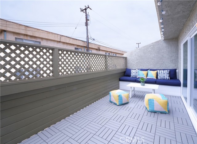 609 Meyer Lane, Redondo Beach, California 90278, 3 Bedrooms Bedrooms, ,2 BathroomsBathrooms,Residential,Sold,Meyer,PV21100115