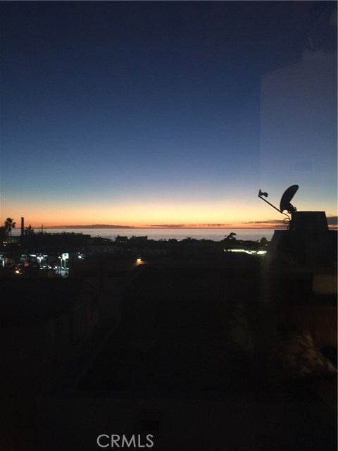 943 1st Street, Hermosa Beach, California 90254, 2 Bedrooms Bedrooms, ,2 BathroomsBathrooms,Residential,Sold,1st,SB17097562