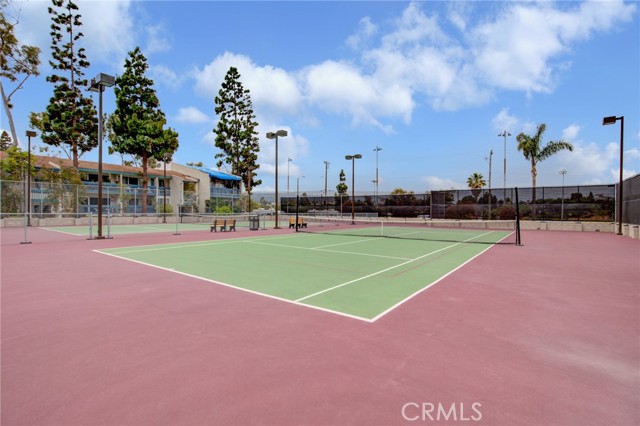 818 Camino Real, Redondo Beach, California 90277, 2 Bedrooms Bedrooms, ,2 BathroomsBathrooms,Residential,Sold,Camino Real,SB21166171