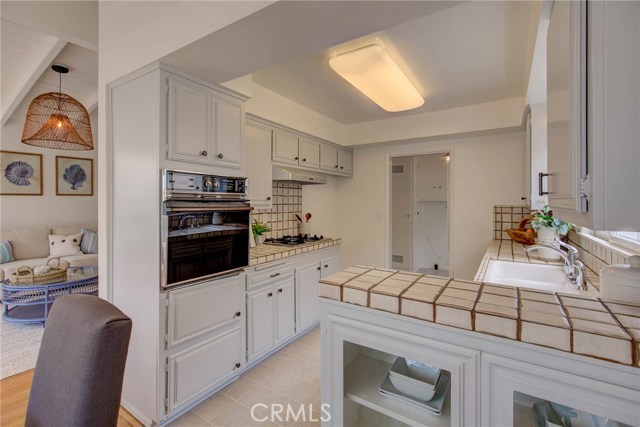 729 12th Street, Manhattan Beach, California 90266, 3 Bedrooms Bedrooms, ,2 BathroomsBathrooms,Residential,Sold,12th,SB19138998