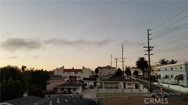 1707 Flagler Lane, Redondo Beach, California 90278, 3 Bedrooms Bedrooms, ,1 BathroomBathrooms,Residential,Sold,Flagler,SB20176363