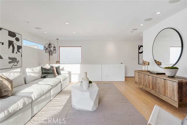 464 34th Street, Manhattan Beach, California 90266, 4 Bedrooms Bedrooms, ,3 BathroomsBathrooms,Residential,Sold,34th,SB21028091