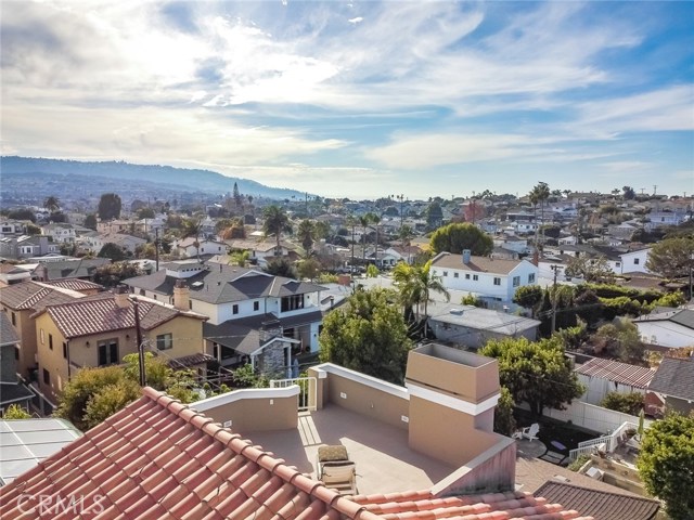 1032 Avenue A, Redondo Beach, California 90277, 5 Bedrooms Bedrooms, ,4 BathroomsBathrooms,Residential,Sold,Avenue A,PV20256766