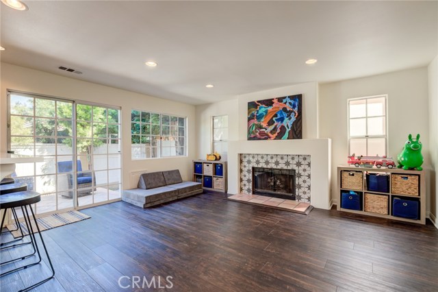 716 Lucia Avenue, Redondo Beach, California 90277, 3 Bedrooms Bedrooms, ,2 BathroomsBathrooms,Residential,Sold,Lucia,PV20207865