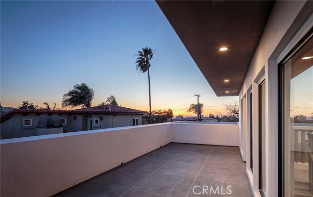 228 Helberta Avenue, Redondo Beach, California 90277, 5 Bedrooms Bedrooms, ,5 BathroomsBathrooms,Residential,Sold,Helberta,PV18015757