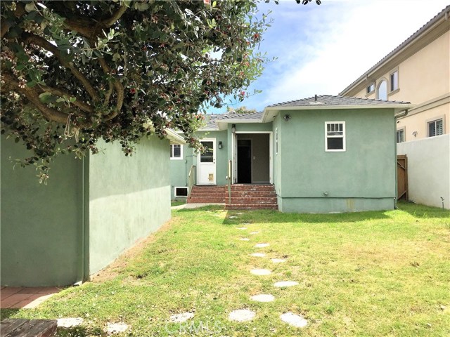 2207 Gates Avenue, Redondo Beach, California 90278, 3 Bedrooms Bedrooms, ,2 BathroomsBathrooms,Residential,Sold,Gates,SB17082379