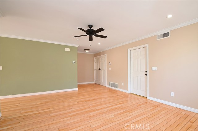Dining area to front door