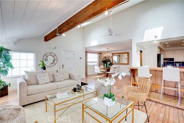 225 15th Street, Manhattan Beach, California 90266, 4 Bedrooms Bedrooms, ,1 BathroomBathrooms,Residential,Sold,15th,SB20180617