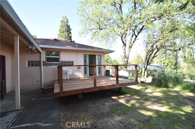 Private deck seating for BBQ or just enjoying a morning cup of coffee or evening glass of wine while enjoying Lake views