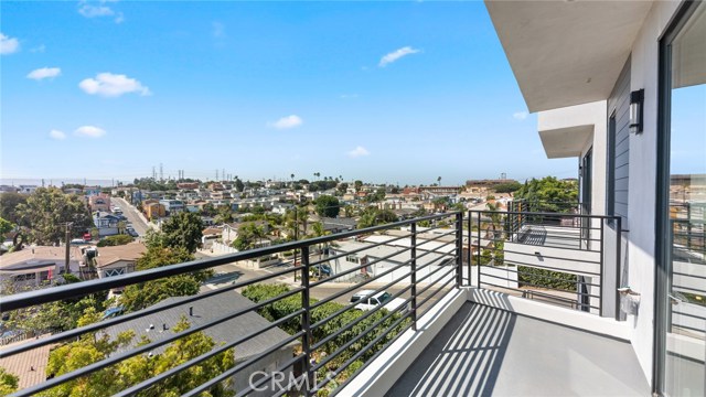 1700 Carlson Ln, Redondo Beach, California 90278, 3 Bedrooms Bedrooms, ,3 BathroomsBathrooms,Residential,Sold,Carlson Ln,PV20186128