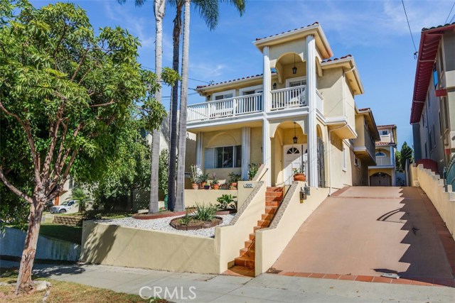 202 Lucia Avenue, Redondo Beach, California 90277, 4 Bedrooms Bedrooms, ,3 BathroomsBathrooms,Residential,Sold,Lucia,PV17247828