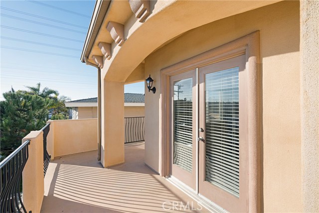 Large wrap around balcony