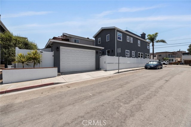 2030 Prospect Avenue, Hermosa Beach, California 90254, 3 Bedrooms Bedrooms, ,3 BathroomsBathrooms,Residential,Sold,Prospect,SB21151431