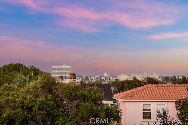 2200 Chestnut Avenue, Manhattan Beach, California 90266, 4 Bedrooms Bedrooms, ,3 BathroomsBathrooms,Residential,Sold,Chestnut,SB21138912