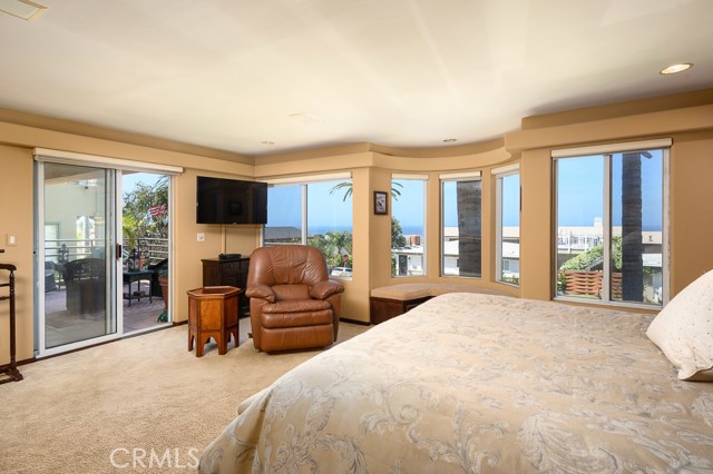 204 Poinsettia Avenue, Manhattan Beach, California 90266, 4 Bedrooms Bedrooms, ,3 BathroomsBathrooms,Residential,Sold,Poinsettia,SB20091825