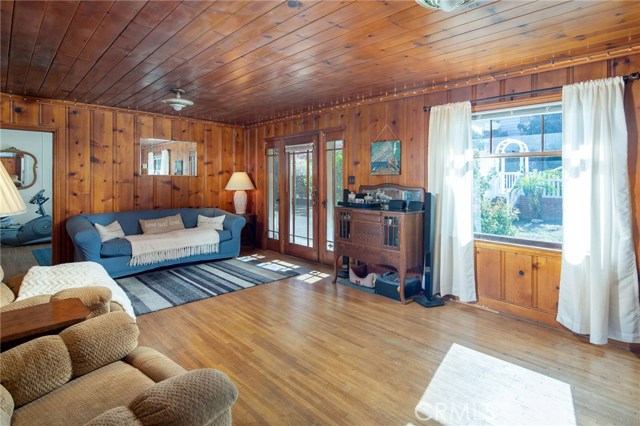 2623 Voorhees Avenue, Redondo Beach, California 90278, 3 Bedrooms Bedrooms, ,1 BathroomBathrooms,Residential,Sold,Voorhees,SB18274134