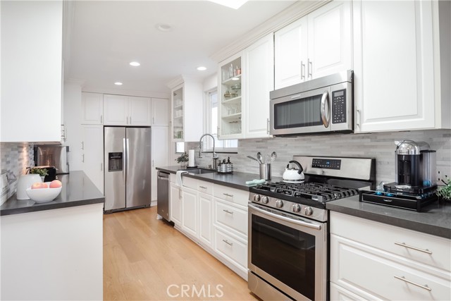 3520 Walnut Avenue, Manhattan Beach, California 90266, 3 Bedrooms Bedrooms, ,2 BathroomsBathrooms,Residential,Sold,Walnut,SB21036889