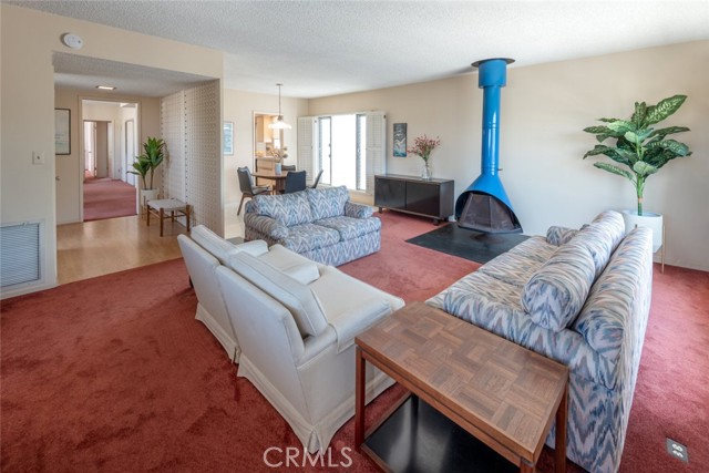 728 13th Street, Manhattan Beach, California 90266, 3 Bedrooms Bedrooms, ,2 BathroomsBathrooms,Residential,Sold,13th,SB21113806