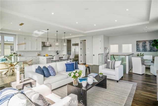 301 20th Street, Manhattan Beach, California 90266, 4 Bedrooms Bedrooms, ,5 BathroomsBathrooms,Residential,Sold,20th,SB19211056