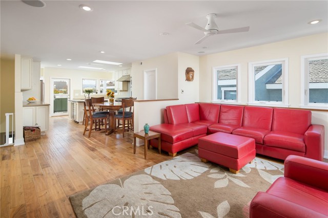 511 2nd Street, Hermosa Beach, California 90254, 3 Bedrooms Bedrooms, ,1 BathroomBathrooms,Residential,Sold,2nd,SB18098379