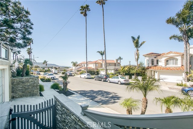 504 Gertruda Avenue, Redondo Beach, California 90277, 4 Bedrooms Bedrooms, ,2 BathroomsBathrooms,Residential,Sold,Gertruda,SB17182771