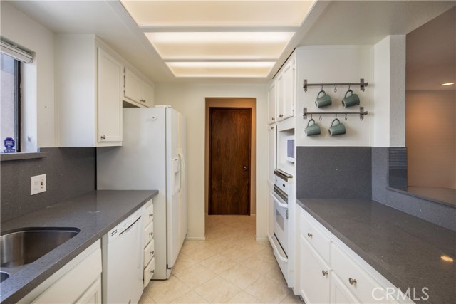2601 Carnegie Lane, Redondo Beach, California 90278, 3 Bedrooms Bedrooms, ,1 BathroomBathrooms,Residential,Sold,Carnegie,SB19124906
