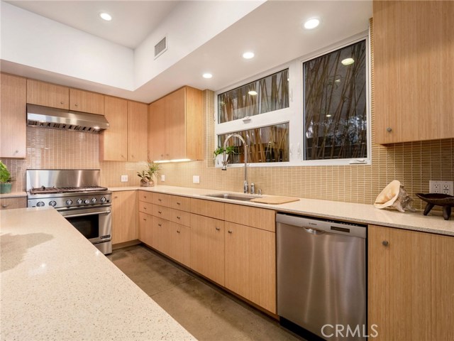 448 31st Street, Manhattan Beach, California 90266, 3 Bedrooms Bedrooms, ,2 BathroomsBathrooms,Residential,Sold,31st,SB20192689