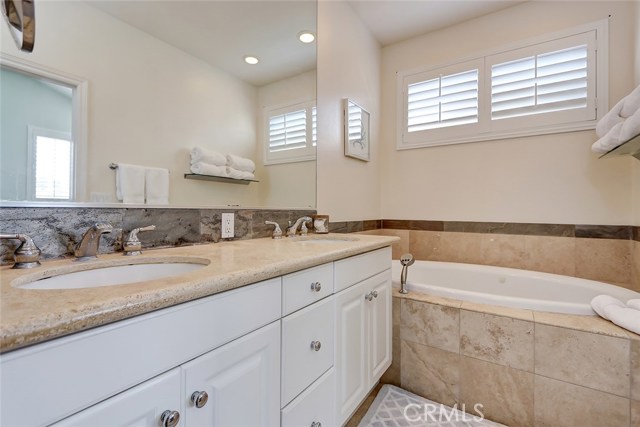 2111 Mathews Avenue, Redondo Beach, California 90278, 4 Bedrooms Bedrooms, ,2 BathroomsBathrooms,Residential,Sold,Mathews,SB20216235