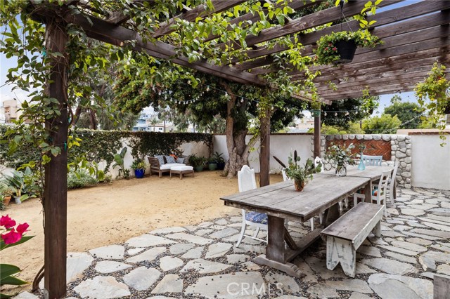 1708 Spreckels Lane, Redondo Beach, California 90278, 3 Bedrooms Bedrooms, ,2 BathroomsBathrooms,Residential,Sold,Spreckels,SB20220711