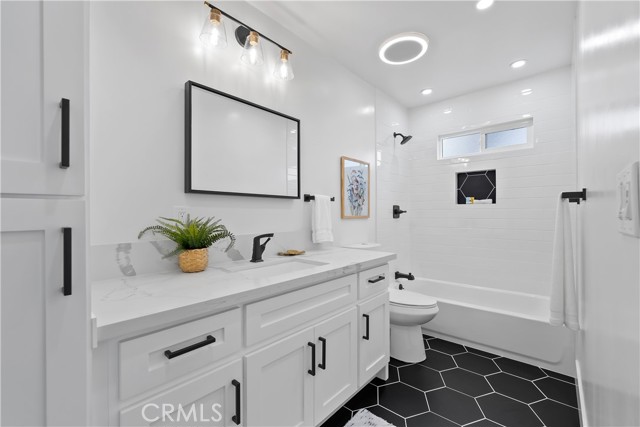 2406 Ripley Avenue, Redondo Beach, California 90278, 3 Bedrooms Bedrooms, ,2 BathroomsBathrooms,Residential,Sold,Ripley,SB21143037