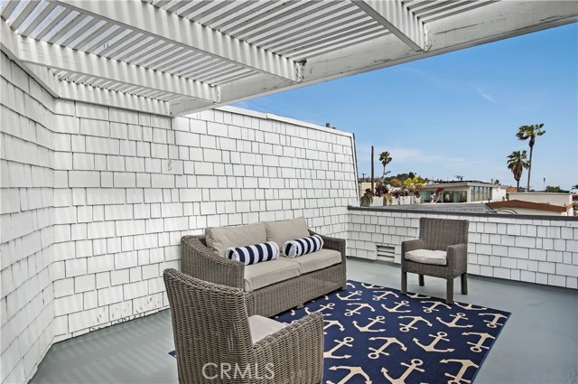 653 Manhattan Beach Boulevard, Manhattan Beach, California 90266, 2 Bedrooms Bedrooms, ,2 BathroomsBathrooms,Residential,Sold,Manhattan Beach,SB19095125