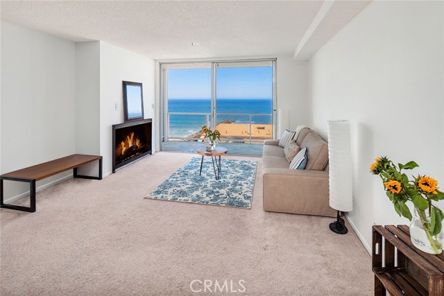 615 Esplanade, Redondo Beach, California 90277, 1 Bedroom Bedrooms, ,1 BathroomBathrooms,Residential,Sold,Esplanade,PV17101185