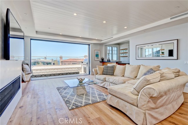 1955 Monterey Boulevard, Hermosa Beach, California 90254, 4 Bedrooms Bedrooms, ,2 BathroomsBathrooms,Residential,Sold,Monterey,SB18111119