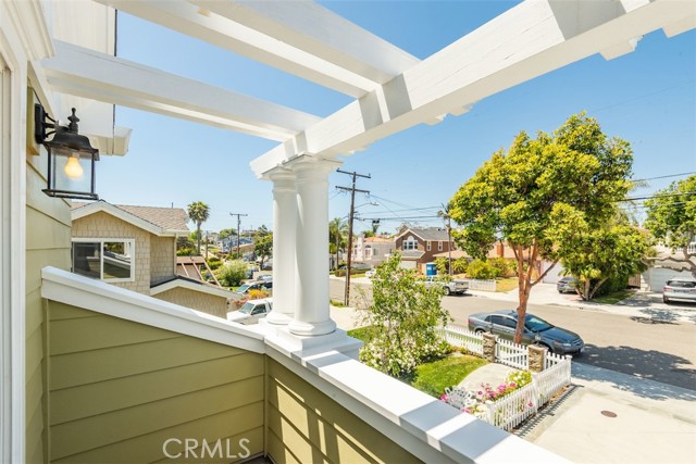 1038 Avenue D, Redondo Beach, California 90277, 5 Bedrooms Bedrooms, ,4 BathroomsBathrooms,Residential,Sold,Avenue D,PV21115047