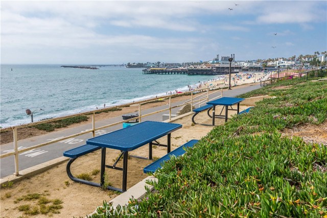 531 Esplanade, Redondo Beach, California 90277, 2 Bedrooms Bedrooms, ,3 BathroomsBathrooms,Residential,Sold,Esplanade,SB19000040