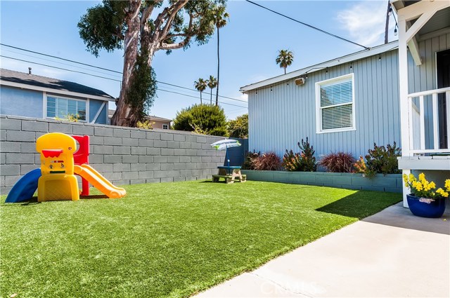 1829 Oak Avenue, Manhattan Beach, California 90266, 3 Bedrooms Bedrooms, ,2 BathroomsBathrooms,Residential,Sold,Oak,SB17093260