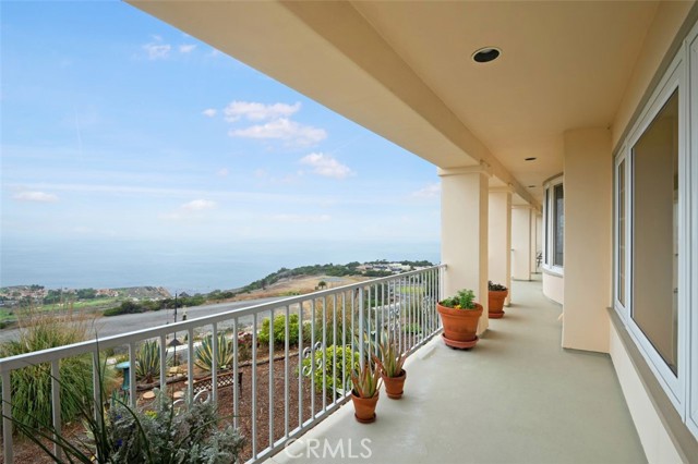 30900 Via La Cresta, Rancho Palos Verdes, California 90275, 4 Bedrooms Bedrooms, ,4 BathroomsBathrooms,Residential,Sold,Via La Cresta,PV21131475