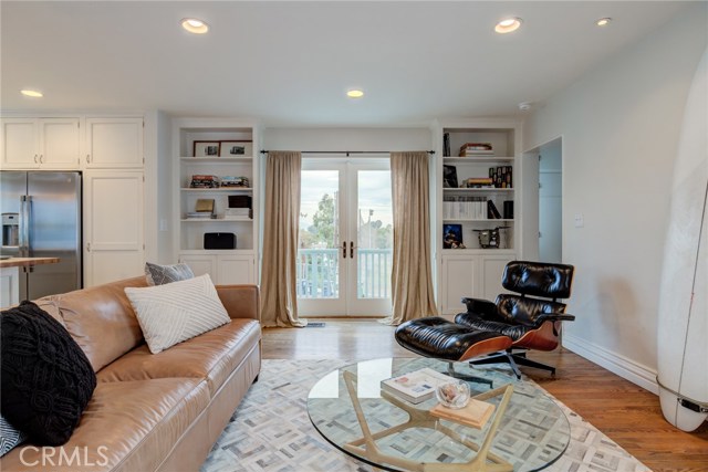 429 20th Street, Manhattan Beach, California 90266, 3 Bedrooms Bedrooms, ,1 BathroomBathrooms,Residential,Sold,20th,SB20228436