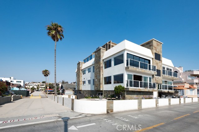 638 The Strand, Hermosa Beach, California 90254, 3 Bedrooms Bedrooms, ,2 BathroomsBathrooms,Residential,Sold,The Strand,SB17162847