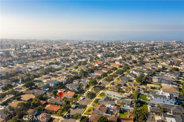 1327 Helberta Avenue, Redondo Beach, California 90277, 3 Bedrooms Bedrooms, ,1 BathroomBathrooms,Residential,Sold,Helberta,SB20260522