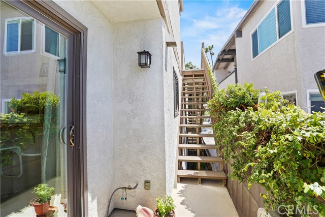 1447 Manhattan Beach Boulevard, Manhattan Beach, California 90266, 3 Bedrooms Bedrooms, ,2 BathroomsBathrooms,Residential,Sold,Manhattan Beach,SB20092235