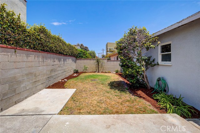 1039 8th Street, Hermosa Beach, California 90254, 2 Bedrooms Bedrooms, ,1 BathroomBathrooms,Residential,Sold,8th,SB18161581