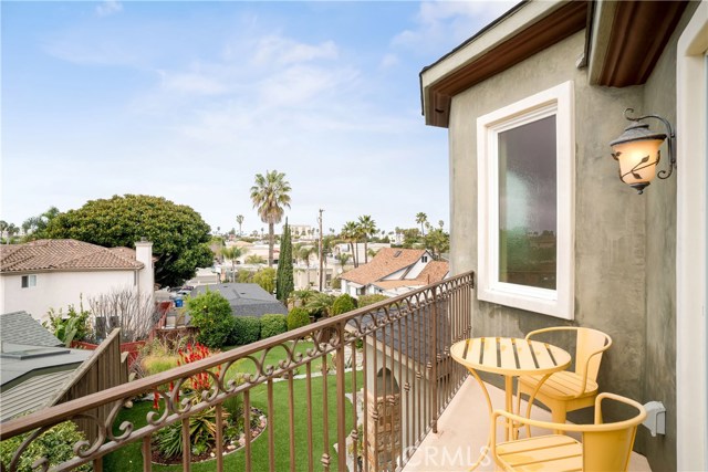 532 Francisca Avenue, Redondo Beach, California 90277, 2 Bedrooms Bedrooms, ,2 BathroomsBathrooms,Residential,Sold,Francisca,SB19016318