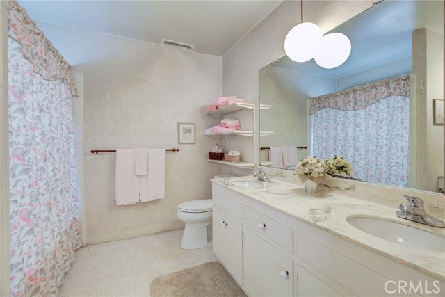 2600 Flournoy Road, Manhattan Beach, California 90266, 4 Bedrooms Bedrooms, ,3 BathroomsBathrooms,Residential,Sold,Flournoy,SB20013855