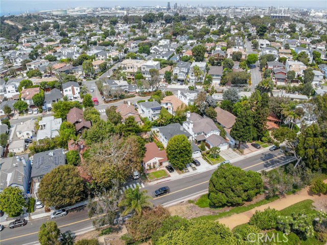 2201 Valley Drive, Manhattan Beach, California 90266, 3 Bedrooms Bedrooms, ,1 BathroomBathrooms,Residential,Sold,Valley,SB20186941