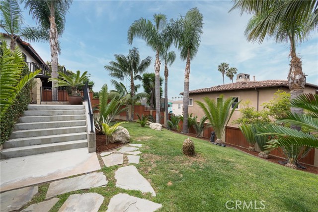 619 Gertruda Avenue, Redondo Beach, California 90277, 3 Bedrooms Bedrooms, ,Residential,Sold,Gertruda,PV20123167