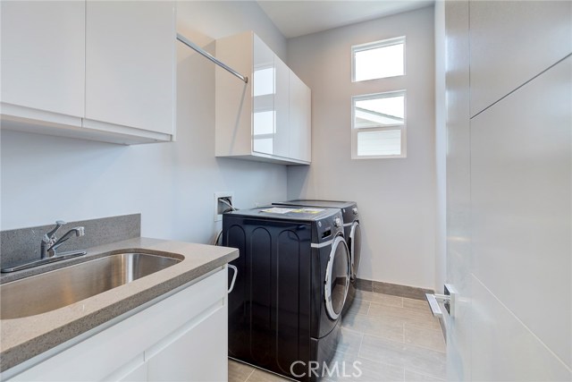 2420 Alvord Lane, Redondo Beach, California 90278, 4 Bedrooms Bedrooms, ,3 BathroomsBathrooms,Residential,Sold,Alvord,PV18203762