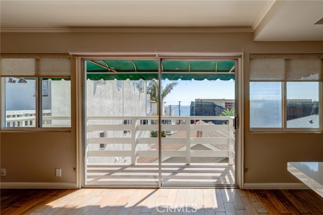 2813 Vista Drive, Manhattan Beach, California 90266, 4 Bedrooms Bedrooms, ,3 BathroomsBathrooms,Residential,Sold,Vista,SB20119545