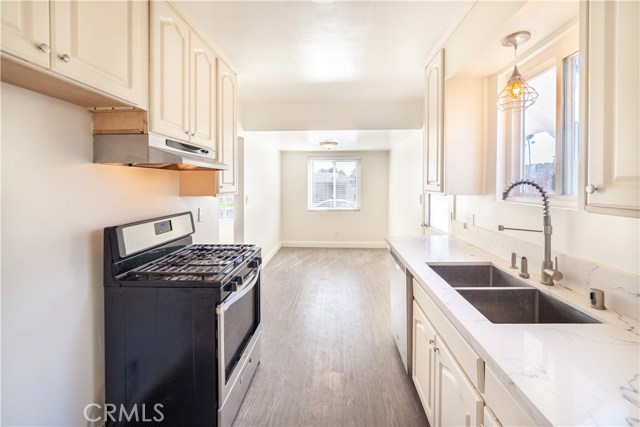 2517 Fisk Lane, Redondo Beach, California 90278, 4 Bedrooms Bedrooms, ,3 BathroomsBathrooms,Residential,Sold,Fisk,SB19239159